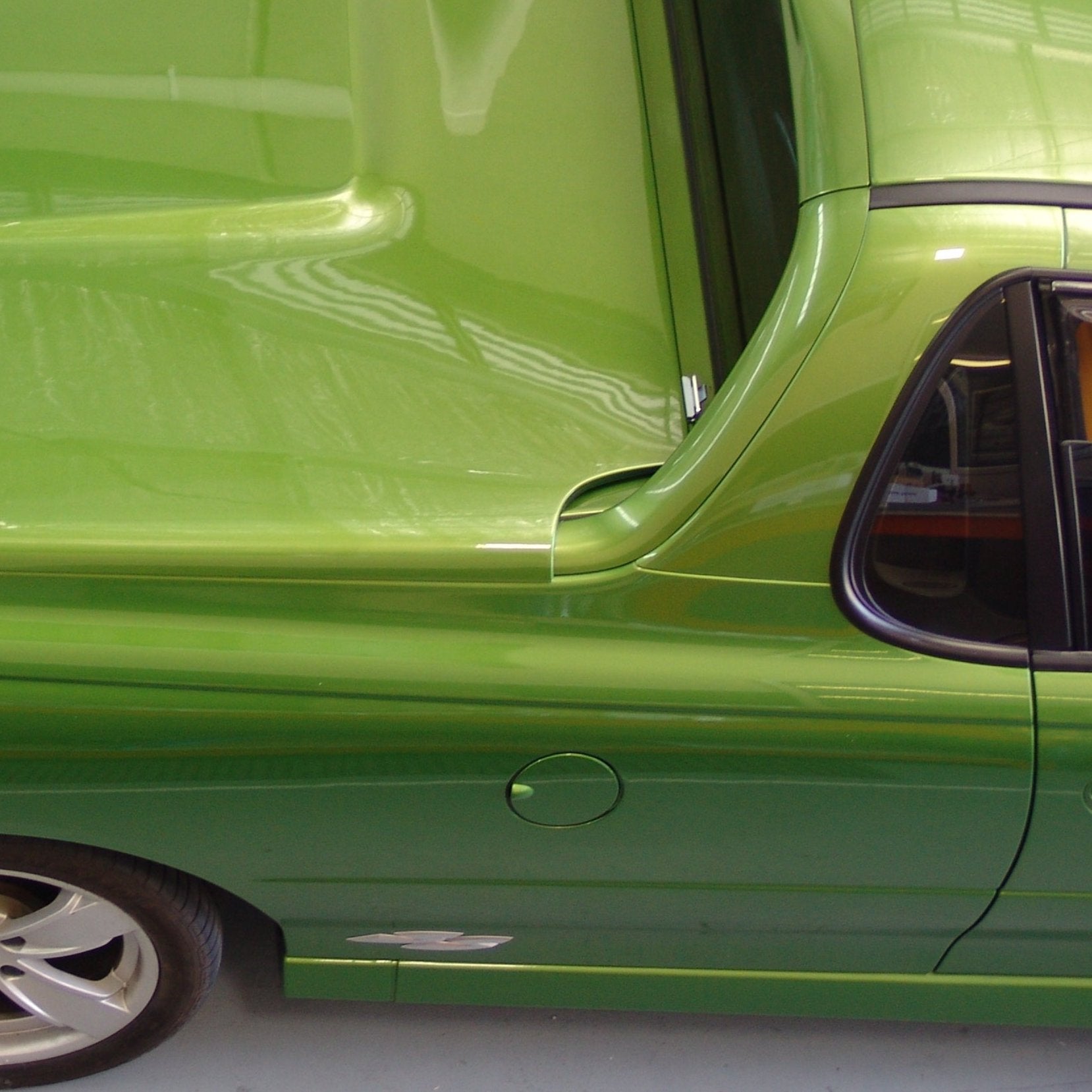VU VY VZ Commodore Ute Lid Front Corner Infills RAW & Cleanseal For Fibreglass Lids with Carpet Underneath