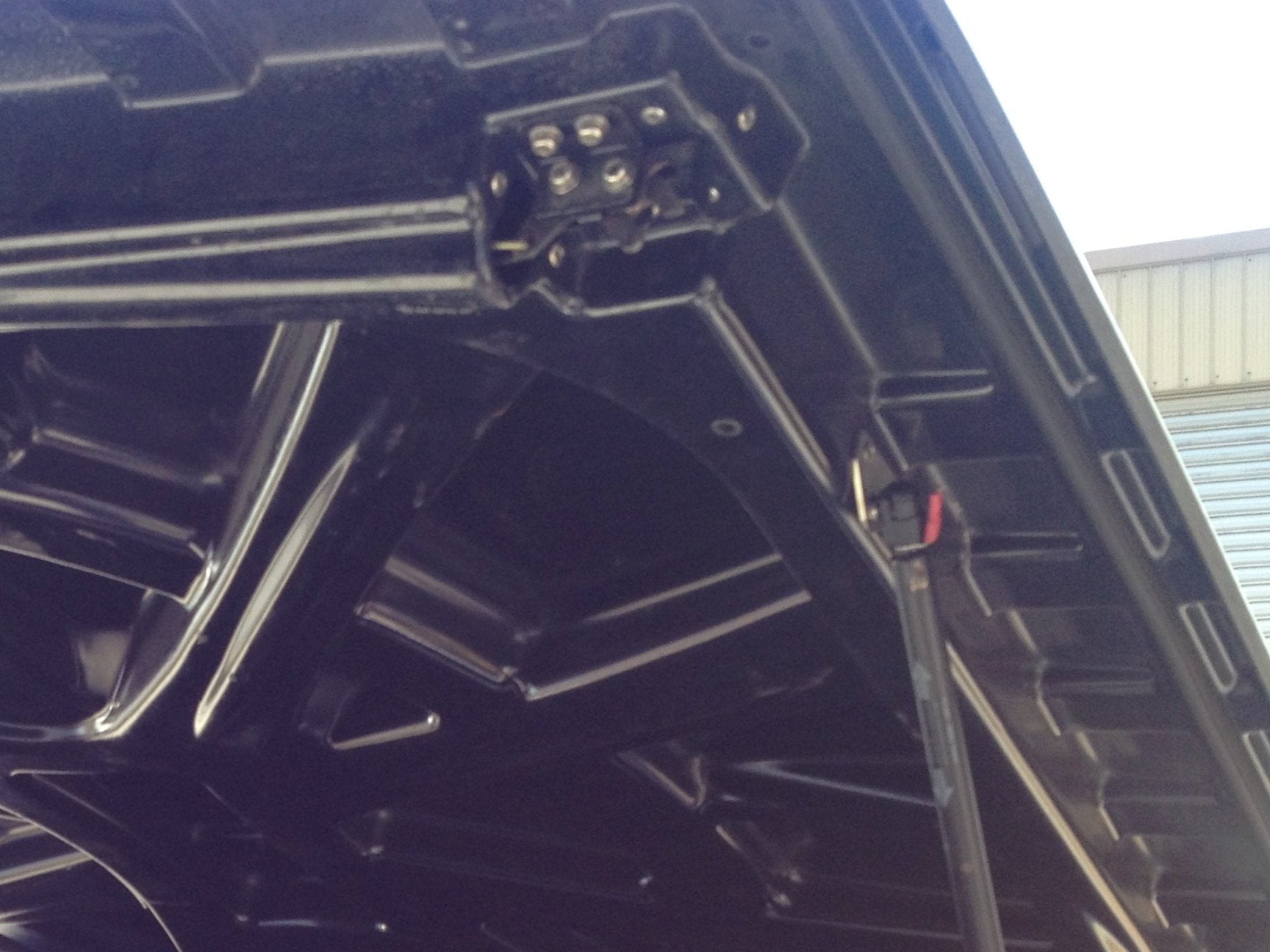 Nissan D40 Navara Ute Lid Rear Lock Catch Mechanism fits EGR Lids with Shiny Plastic Underneath Lid