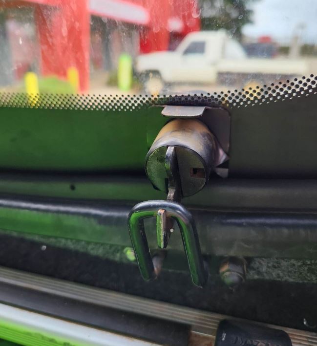 Flexiglass Canopy Side Lift Up Window Locks 2 x Keyed Alike Also fits Ultimate Flake