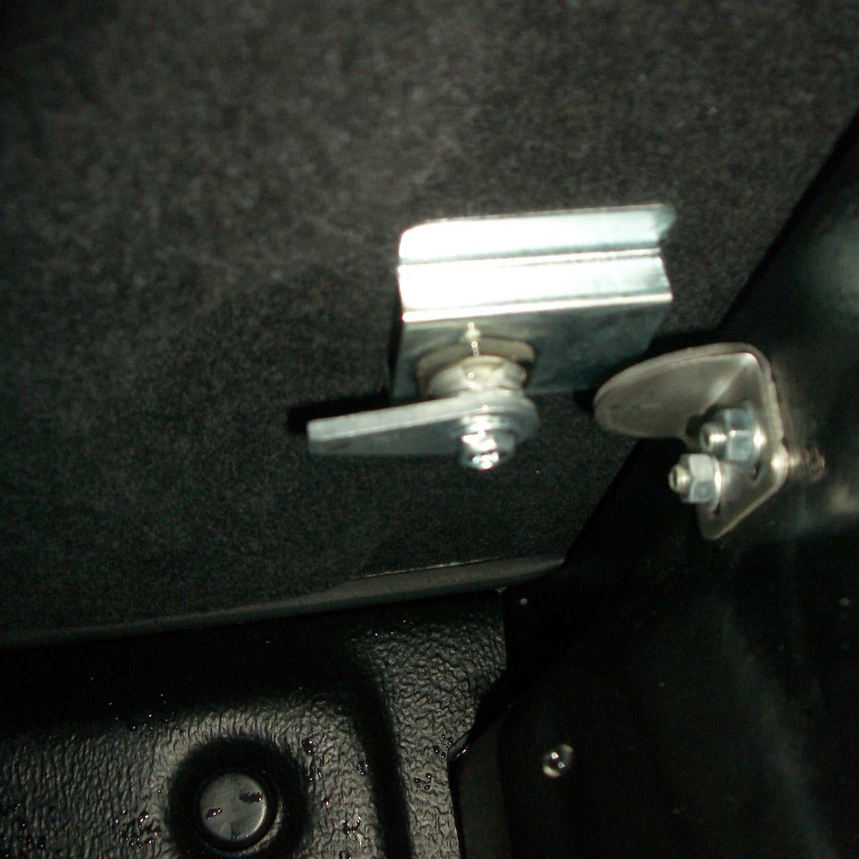 RC Colorado Rodeo Small Lock Brackets Catches fits EGR Lids with Twin Ute Lid Locks EGR with Shiny Black Plastic Underneath