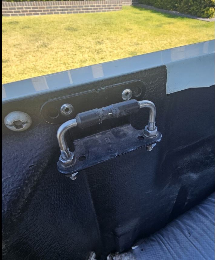 RC Rodeo Colorado EGR Plastic Ute Lid Adjustable Small Lock Bracket Catches for EGR Push Button Plastic Ute Lids