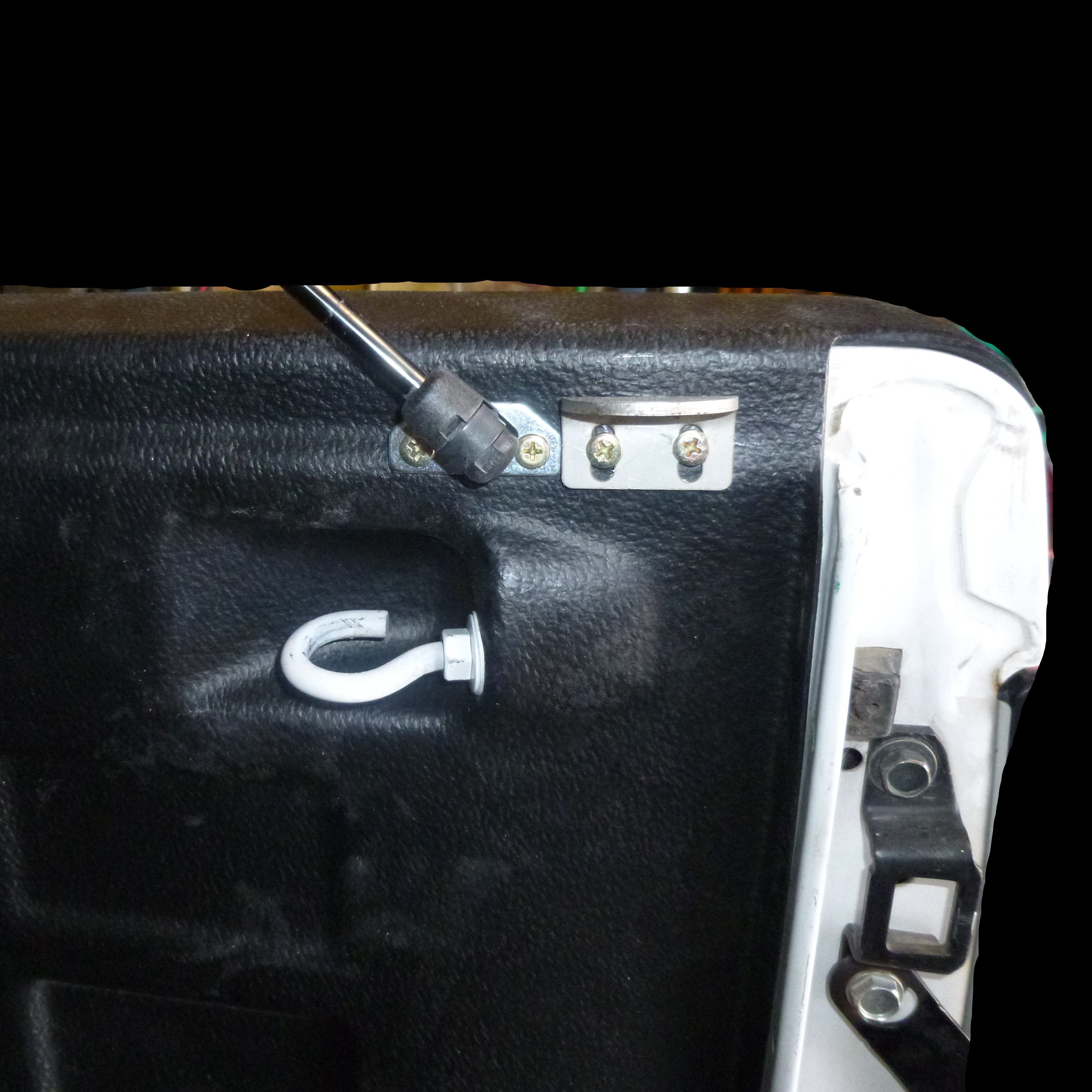 RA RC Rodeo Colorado Lock Brackets Catches fits Fibreglass Lids with Twin Ute Lid Locks with Carpet Underneath