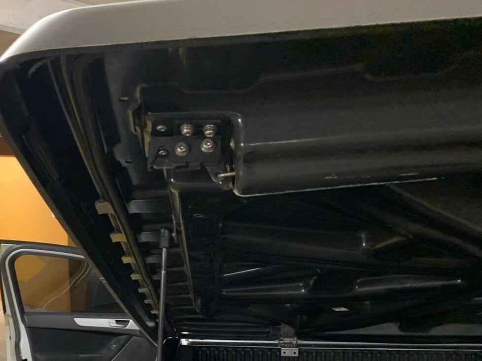Mazda BT-50 Ute Lid Rear Lock Catch Mechanism fits EGR Lids with Shiny Plastic Underneath Lid