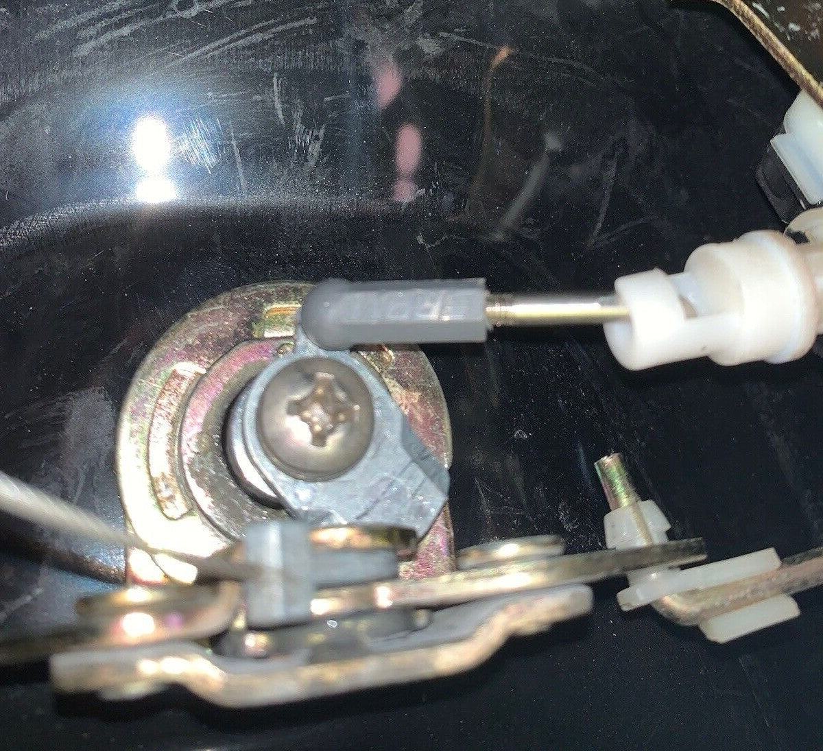 VE VF Commodore New Ute Lid Actuator Solenoid fits EGR Central Locking Ute Lids with Shiny Plastic Underneath