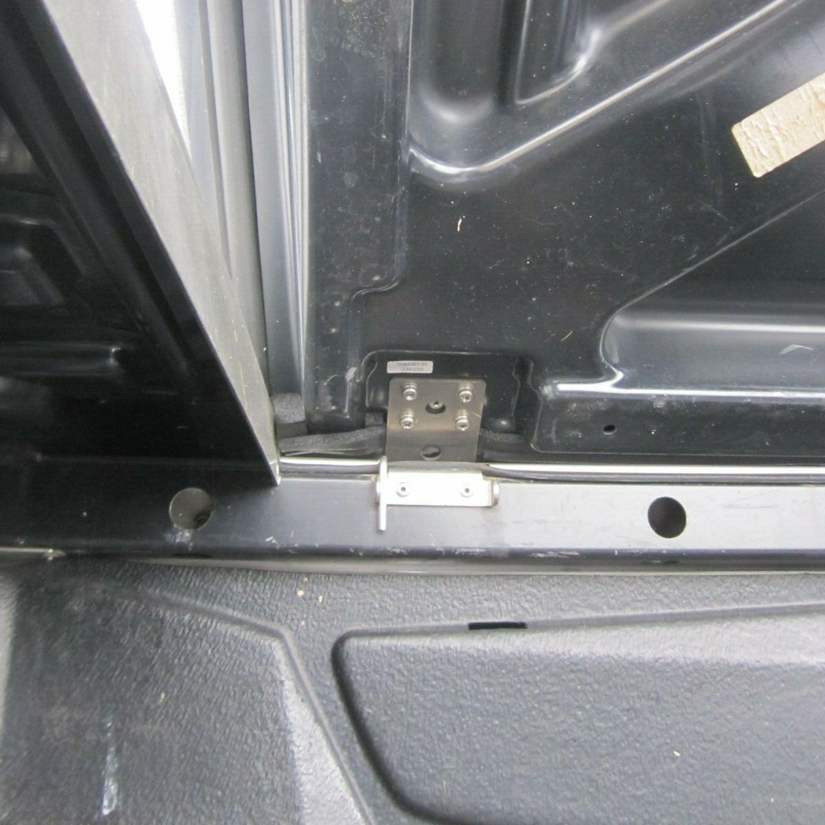 D-Max Isuzu 2003 to 2011 Fits EGR Ute Lid 25mm Male Hinge Fitment on Lid for EGR with Shiny Black Plastic Underneath